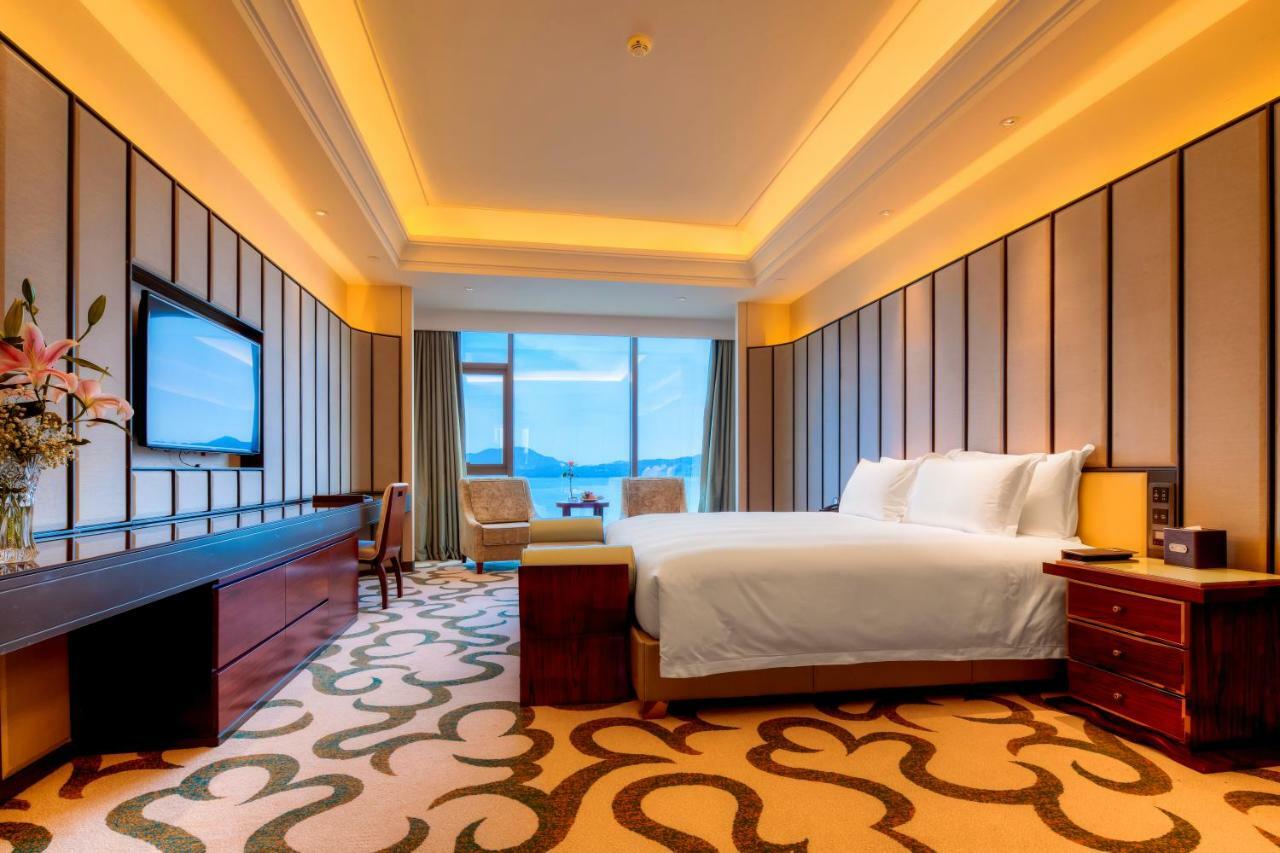 Royal Seaside Hotel And Hot Springs Сямынь Экстерьер фото